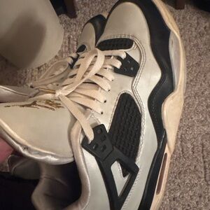 Air Jordan 4 Retro